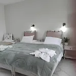 Maria *